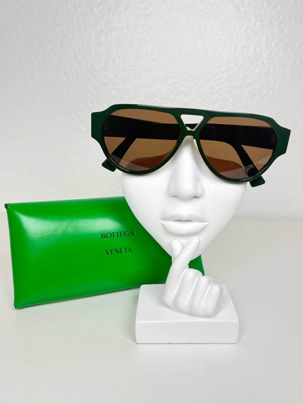 Bottega Veneta Green Soft Aviator Sunglasses BV1318S Unisex - FULL SET